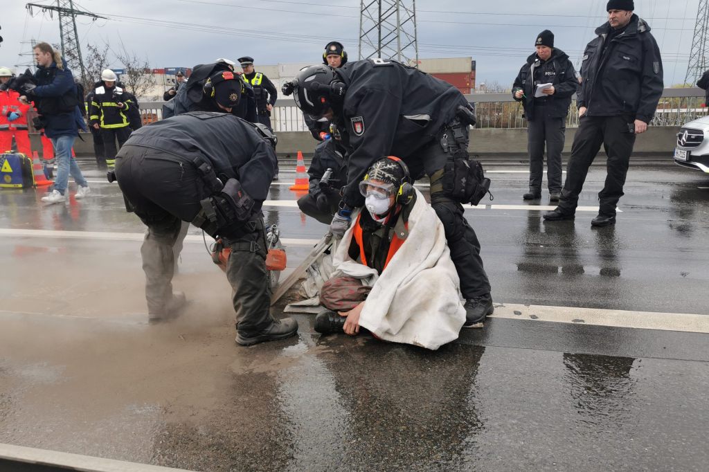 1’000 Festnahmen in Den Haag nach Autobahnblockade