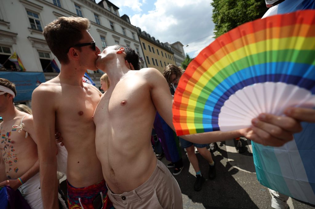 Queere Männer wünschen sich eine breite gesellschaftliche Akzeptanz