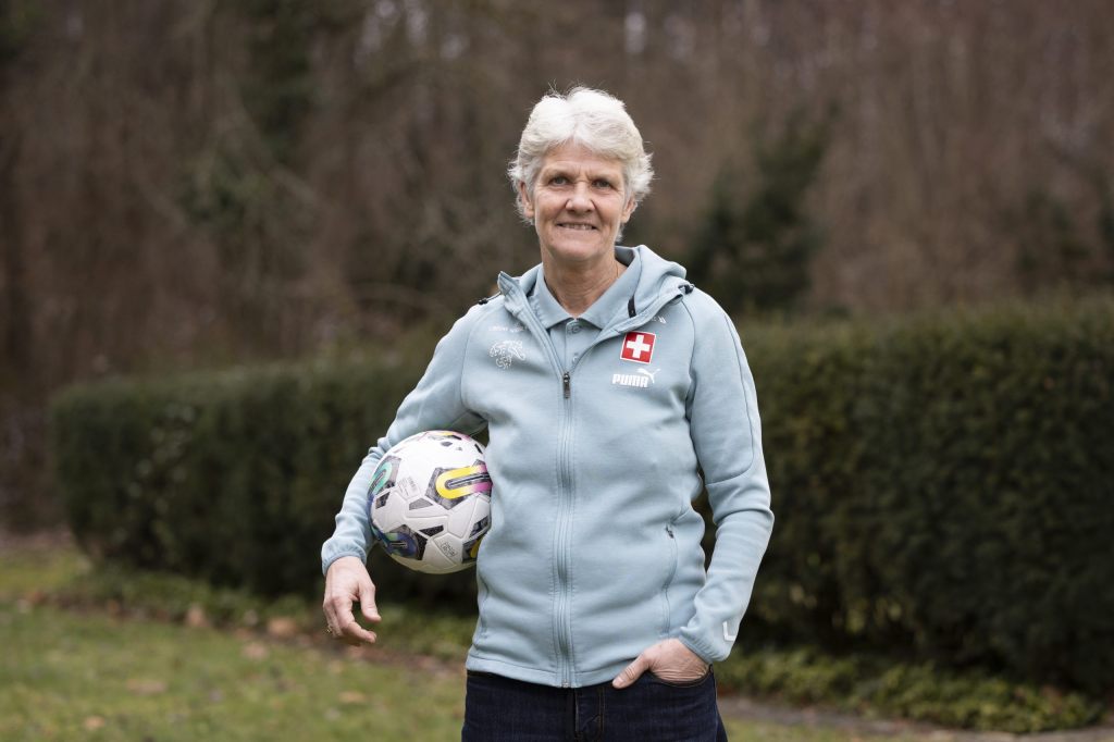 Pia Sundhage nimmt 28 Spielerinnen nach Spanien mit