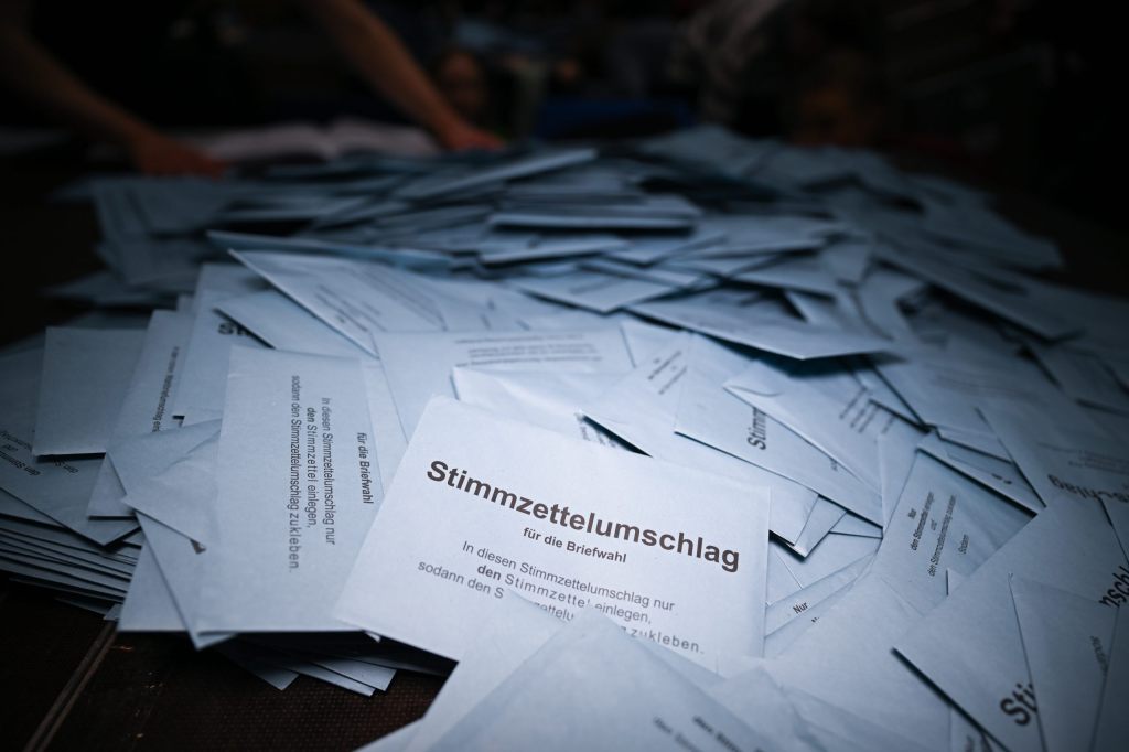 CDU legt bei Teilwiederholung der Bundestagswahl zu – Ampel verliert