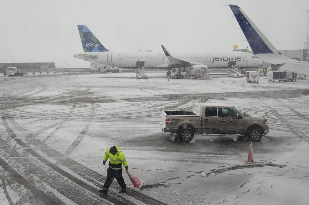 Schneefall sorgt für Flugausfälle im Nordosten der USA