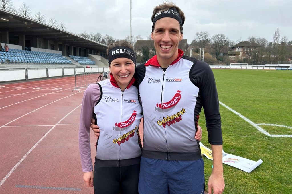 Schnellste Meile auf drei Beinen: Triathleten-Paar bricht Weltrekord