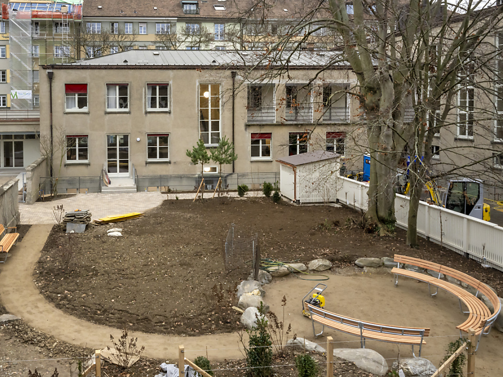 Eröffnungsreigen im umgebauten Gemeindehaus Oekolampad