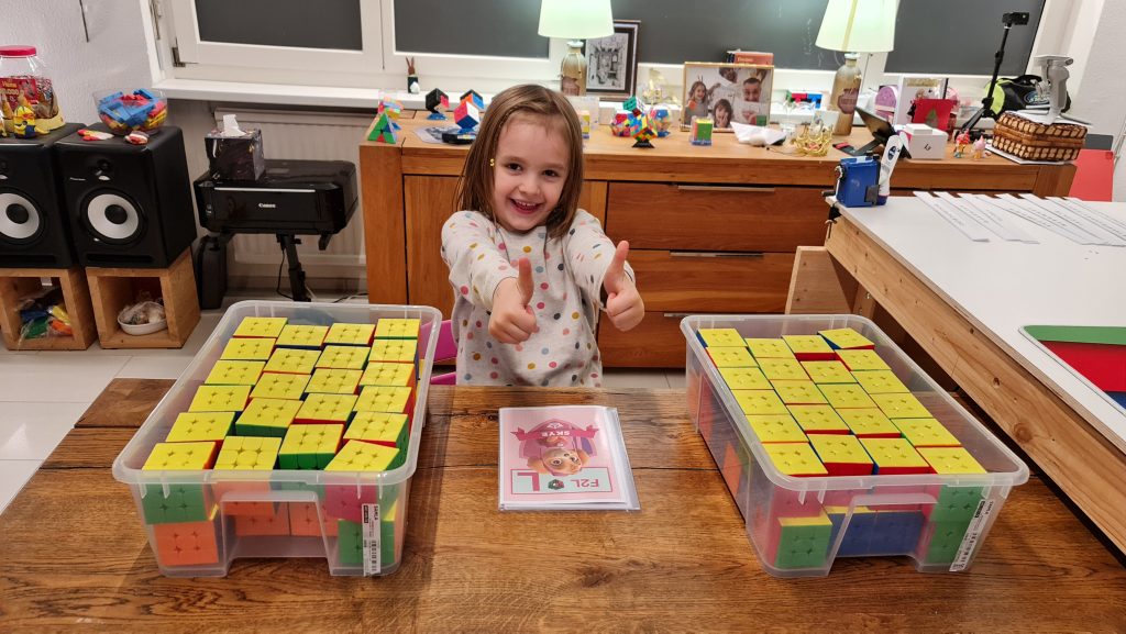 6-jährige Elena: Ein Naturtalent im Rubik's Cube-Lösen