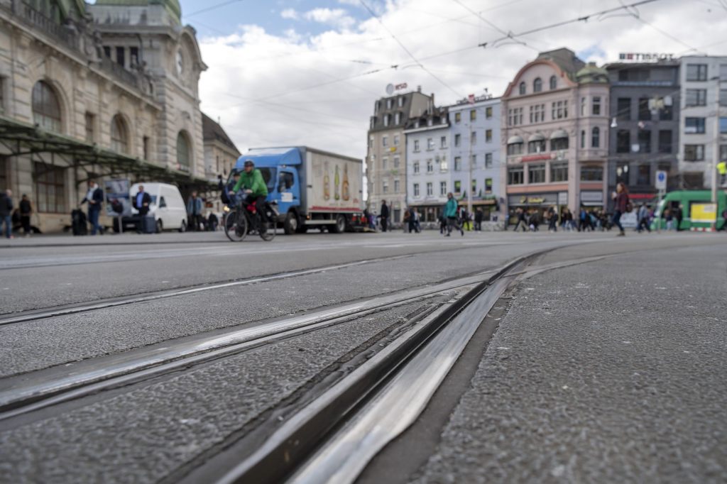 Tatort Centralbahnplatz: Ein Mann, ein «Pistolen-Messer», zwei Opfer