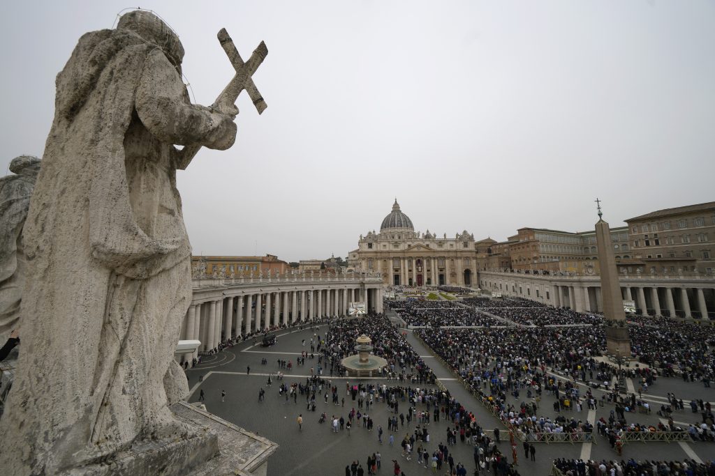 "Warum so viel Tod?": Papst mahnt an Ostern zu Frieden