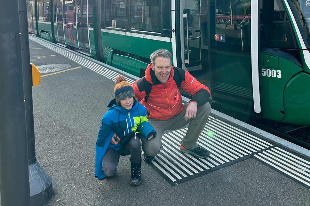 Alle Tramstationen in einem Tag – Emil (11) war für den Rekord 10 Stunden unterwegs