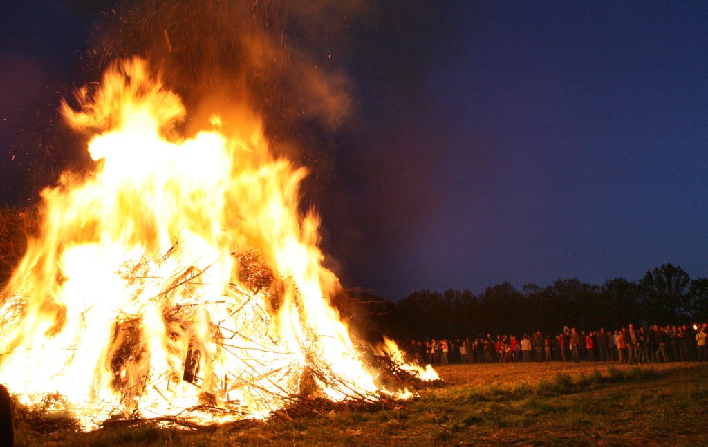 Vom Hexenfeuer bis zum Maibaum: Fakten und Bräuche zum 1. Mai