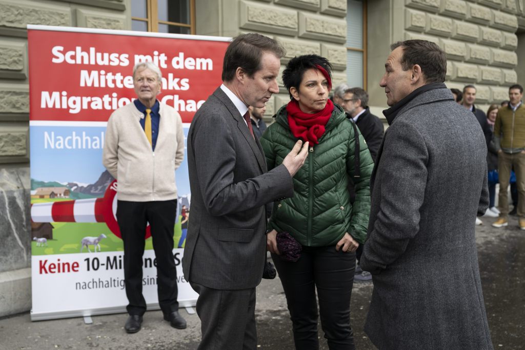 SVP reicht neue Initiative zur Begrenzung der Zuwanderung ein