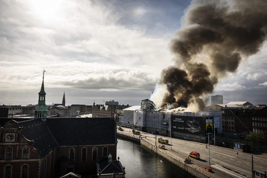 Feuer in historischer Börse in Kopenhagen ist unter Kontrolle