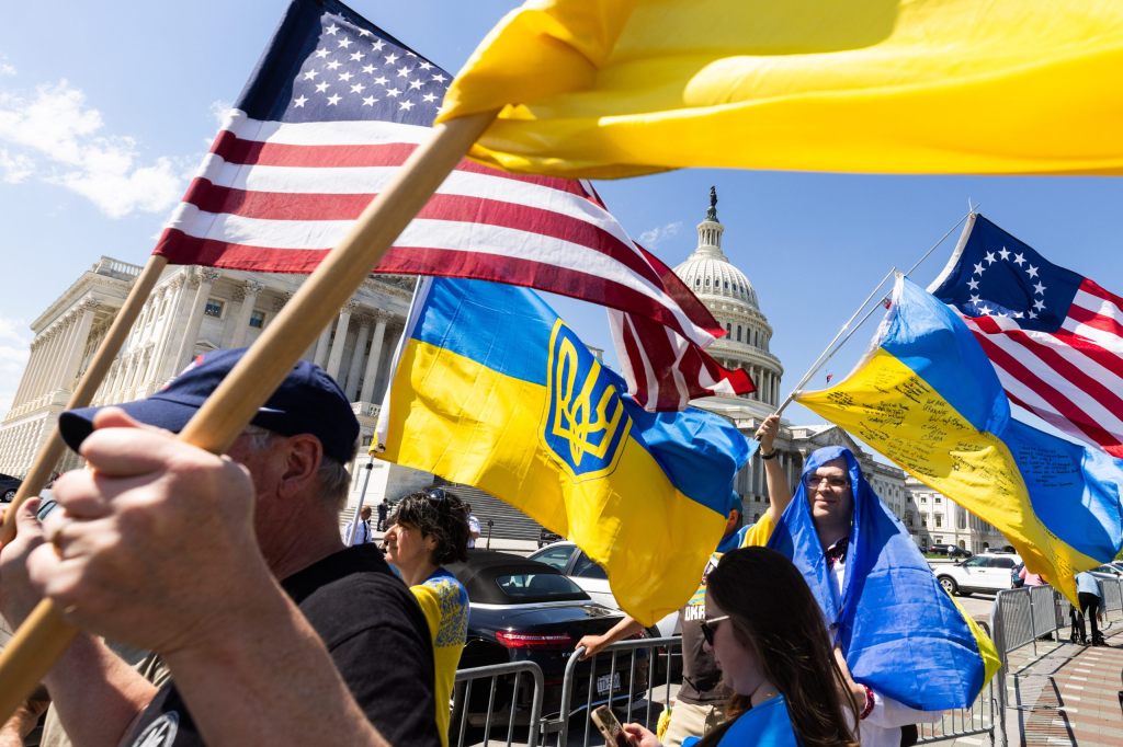 US-Kongress billigt milliardenschwere Ukraine-Hilfen