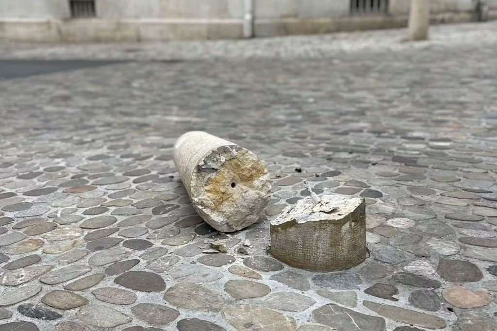 Poller im St. Alban-Quartier schon wieder umgefahren