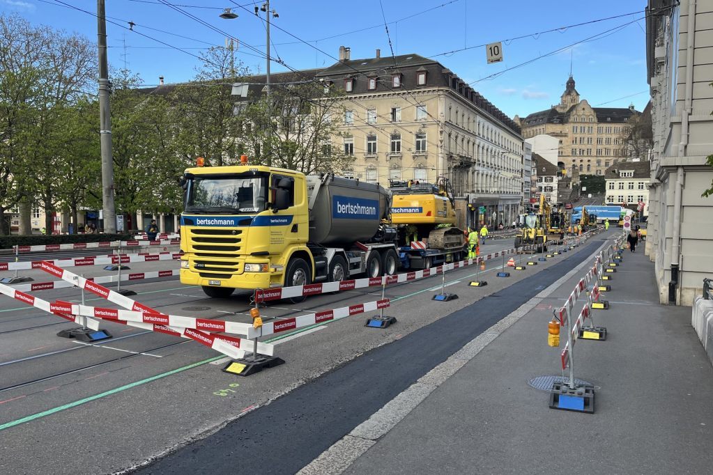 Steinenberg für Trams wieder normal befahrbar