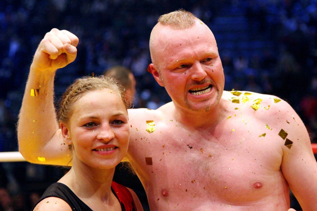 RTL überträgt den Boxkampf von Stefan Raab gegen Regina Halmich
