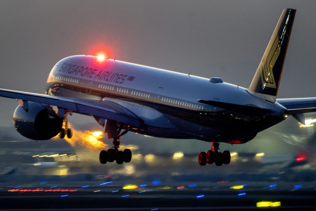 Toter und 30 Verletzte bei starken Turbulenzen während Flug