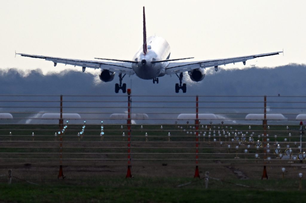 Trotz Klimakrise: Junge Städter fliegen am liebsten in die Ferien