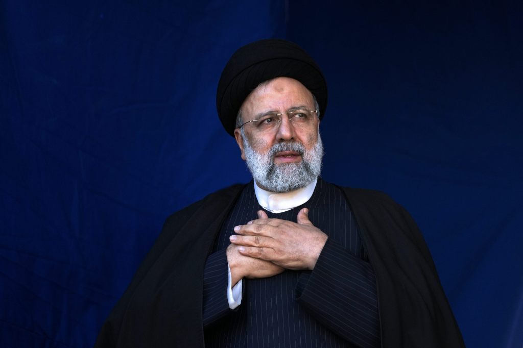 Nach Helikopterunfall: Rettungsteams suchen nach Irans Präsident