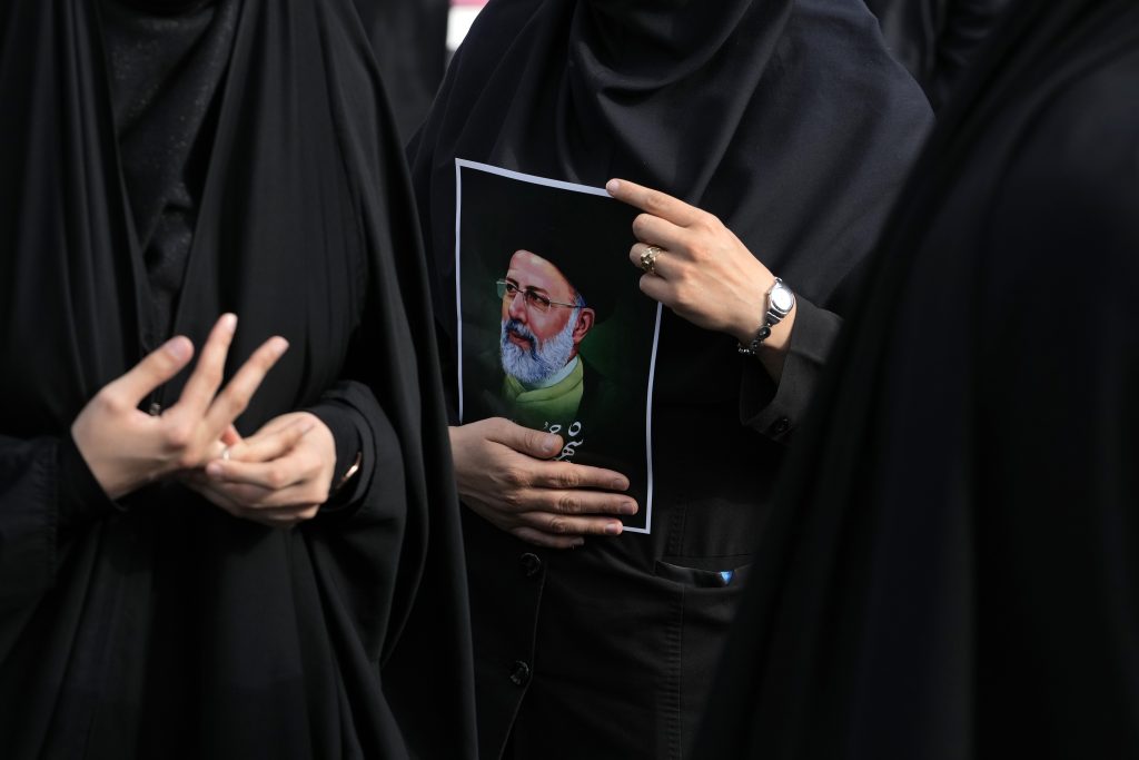 Nach Helikopterabsturz: Der Iran trauert und ermittelt