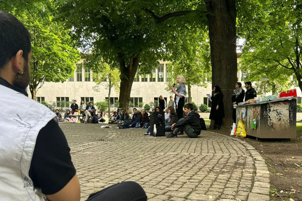 Jüdische Friedenskundgebung auf dem Petersplatz