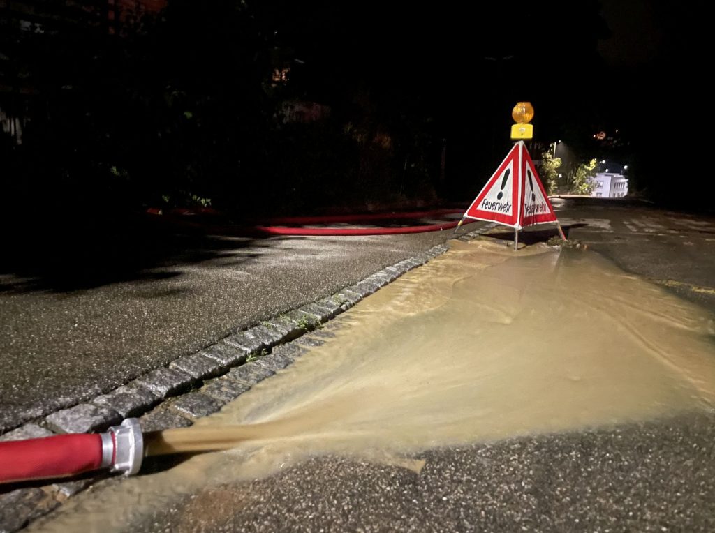 Heftiges Gewitter mit Starkregen führte zu vielen Feuerwehreinsätzen
