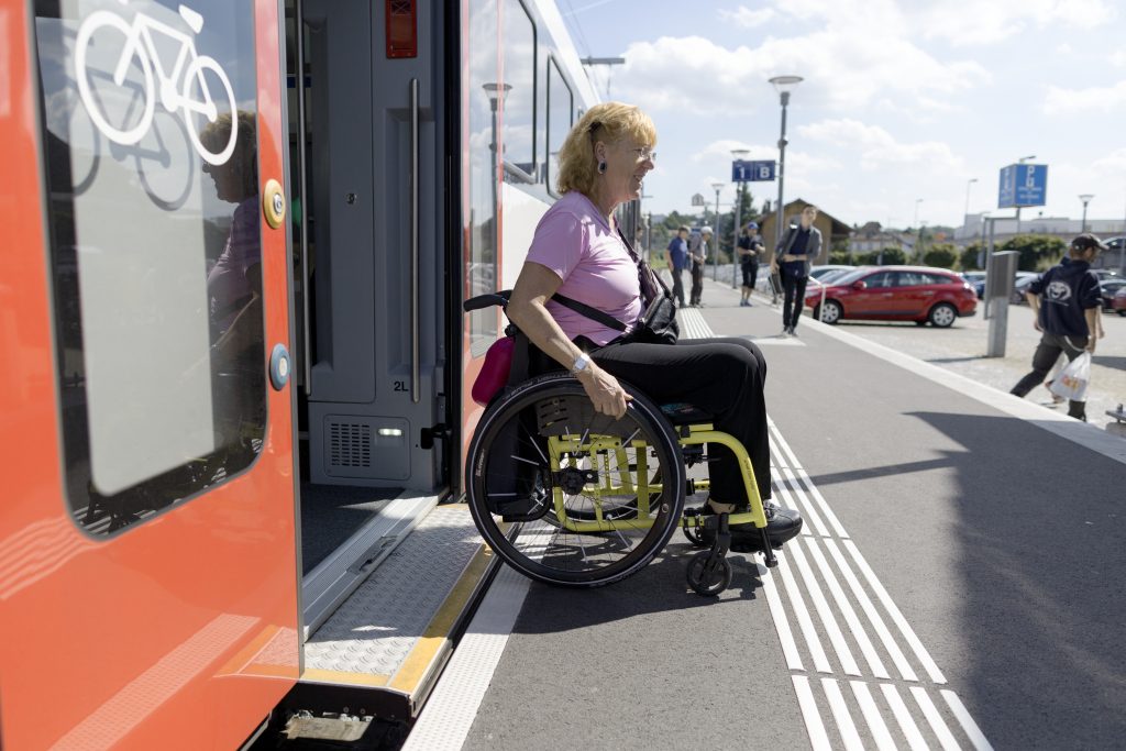 Bis Ende Jahr soll es 42 neue behindertengerechte Bahnhöfe geben