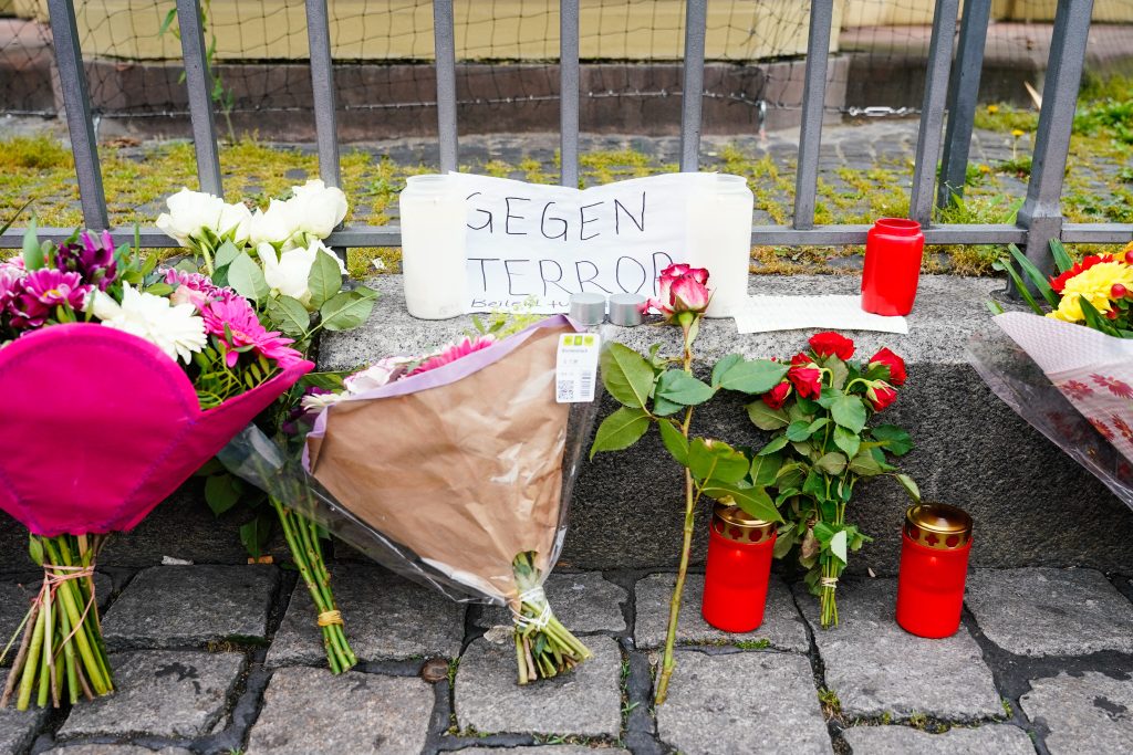 Messerangriff in Mannheim: Polizist in künstliches Koma versetzt