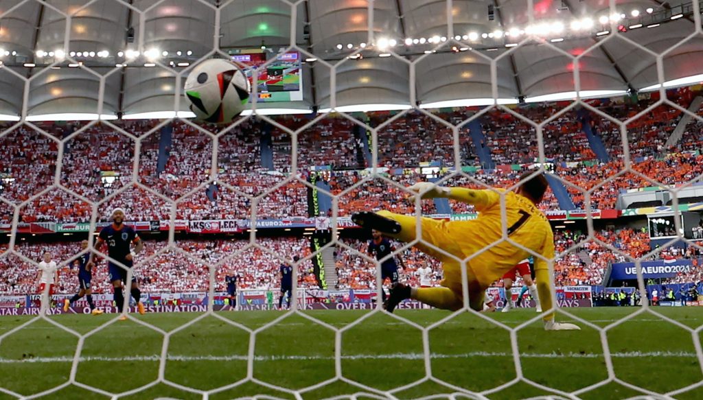 Die Niederlande startet mit einem 2:1-Sieg