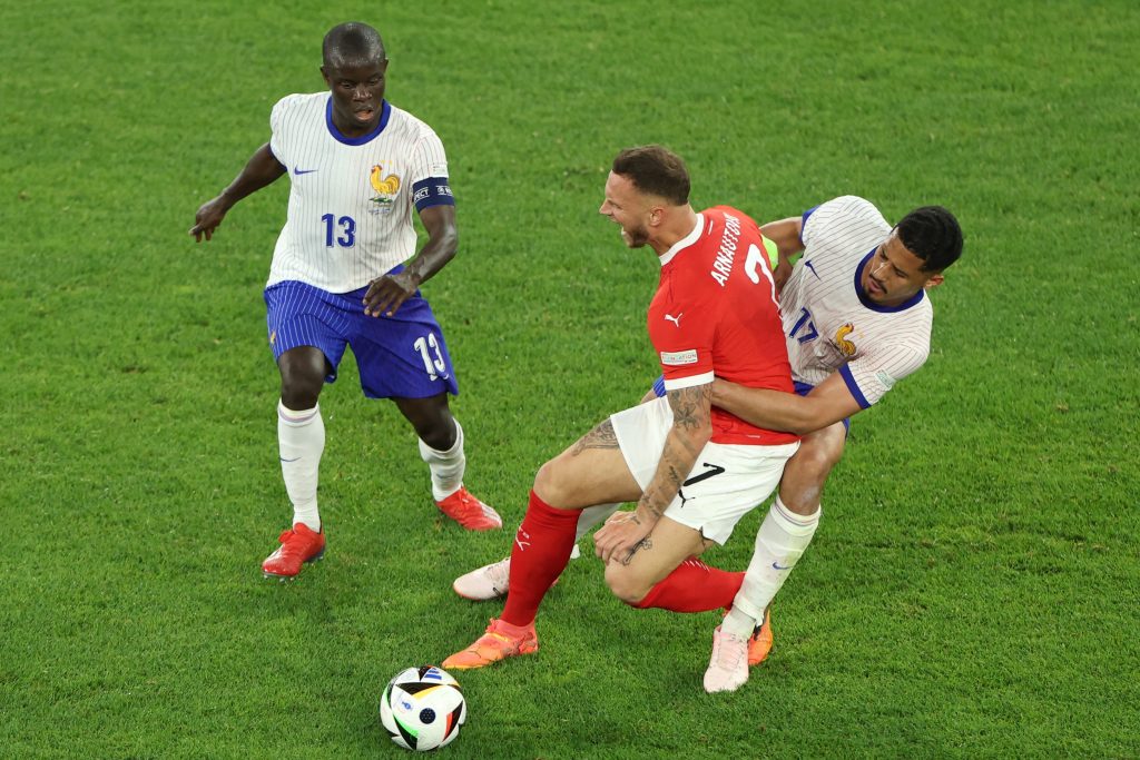Frankreich bezwingt Österreich knapp