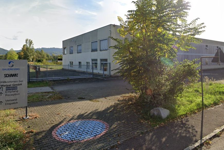 Mit Verzögerung: 32 Geflüchtete ziehen in Gemeinschaftsunterkunft in Wetzel-Hallen