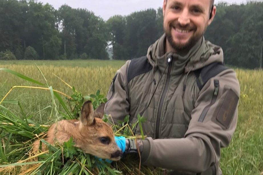 «Mission erfüllt»: Erstes Rehkitz konnte aus Wiese gerettet werden