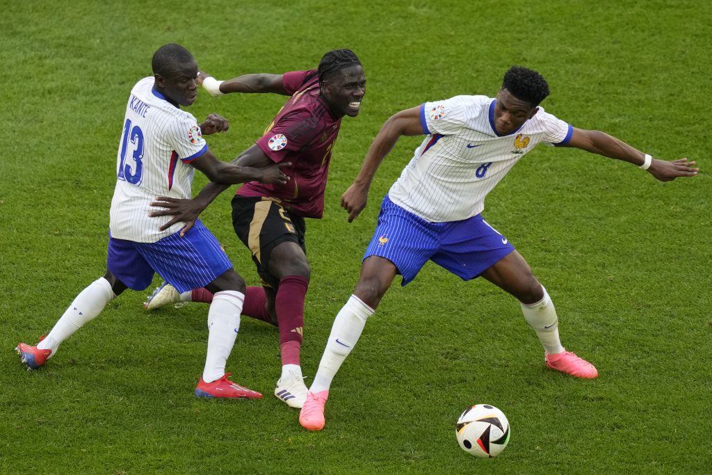 Eigentor verhilft Frankreich in die Viertelfinals