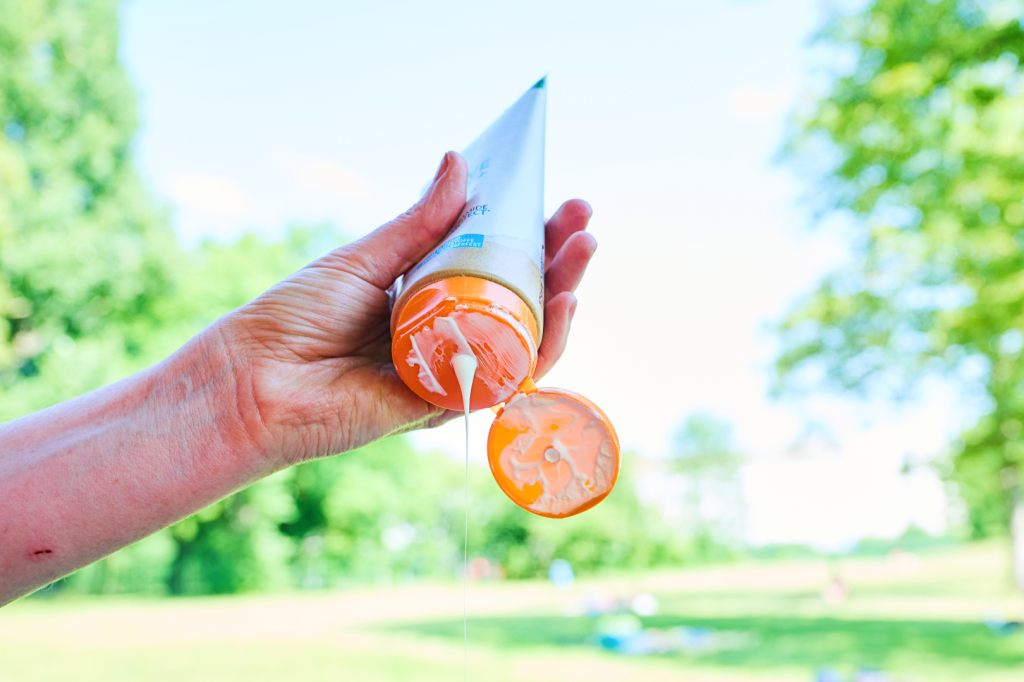 Zehn Prozent der Befragten verzichten auf Sonnencreme