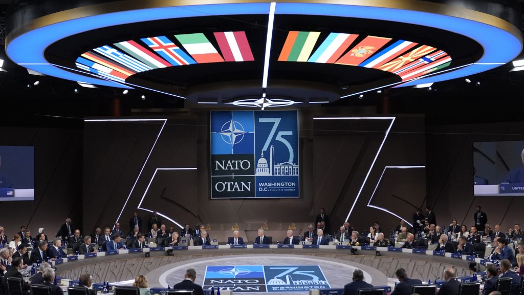 Russland und China kontern Nato mit Schulterschluss