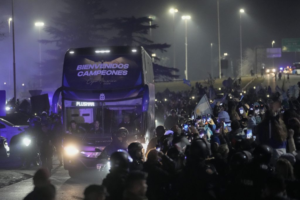 Chelsea und FIFA untersuchen rassistische Gesänge Argentiniens
