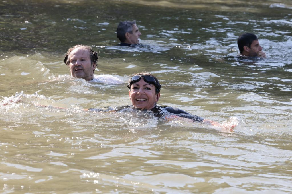 Pariser Bürgermeisterin schwimmt vor Olympia in der Seine