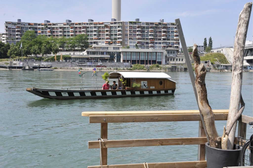 Von der Schlachthoffähre zur Ueli-Fähre: Eine historische Reise über den Rhein