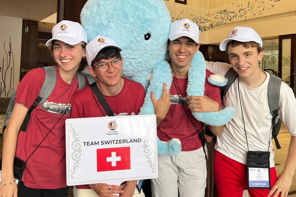 Schweizer Team gewinnt an Biologie-Olympiade in Kasachstan Silber und Bronze