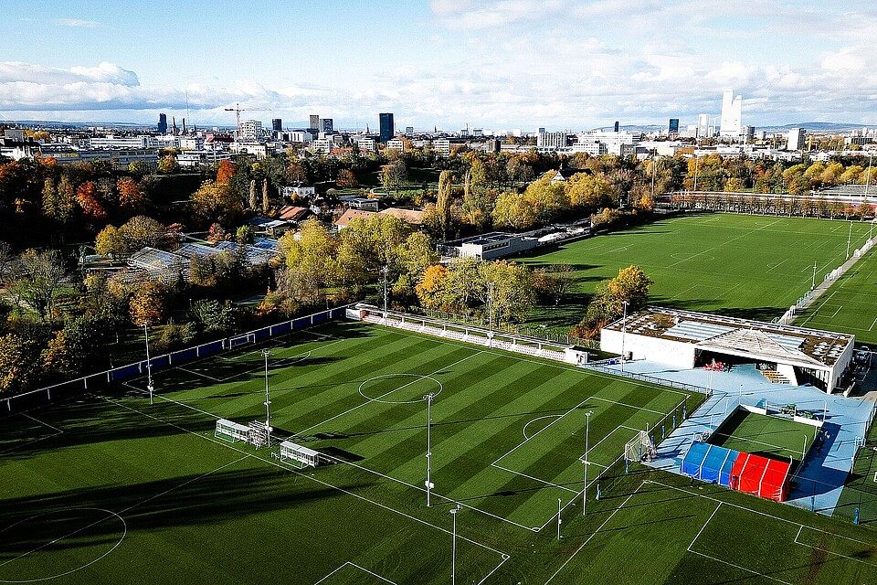 Zwei Felder als «Lockfläche» für die Käfer: Der FCB kann auf dem Campus trainieren