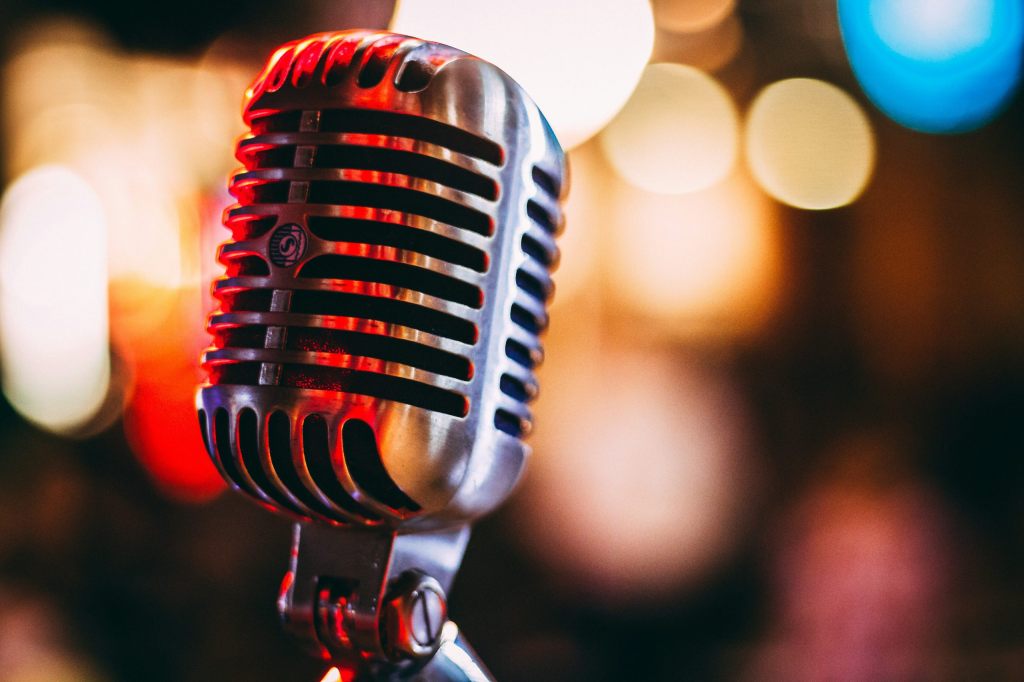 Populäre Songs haben immer schlichtere Melodien und Rhythmen