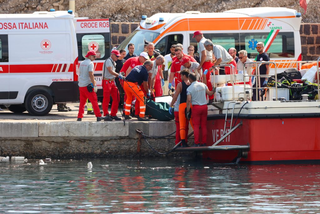 Segeljacht kentert vor Sizilien: Ein Toter, sechs Vermisste