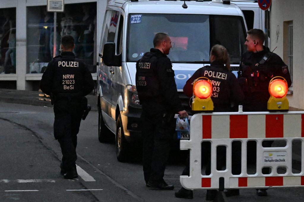 Drei Tote bei Messer-Anschlag auf Solinger Stadtfest: Grossfahndung nach Täter läuft