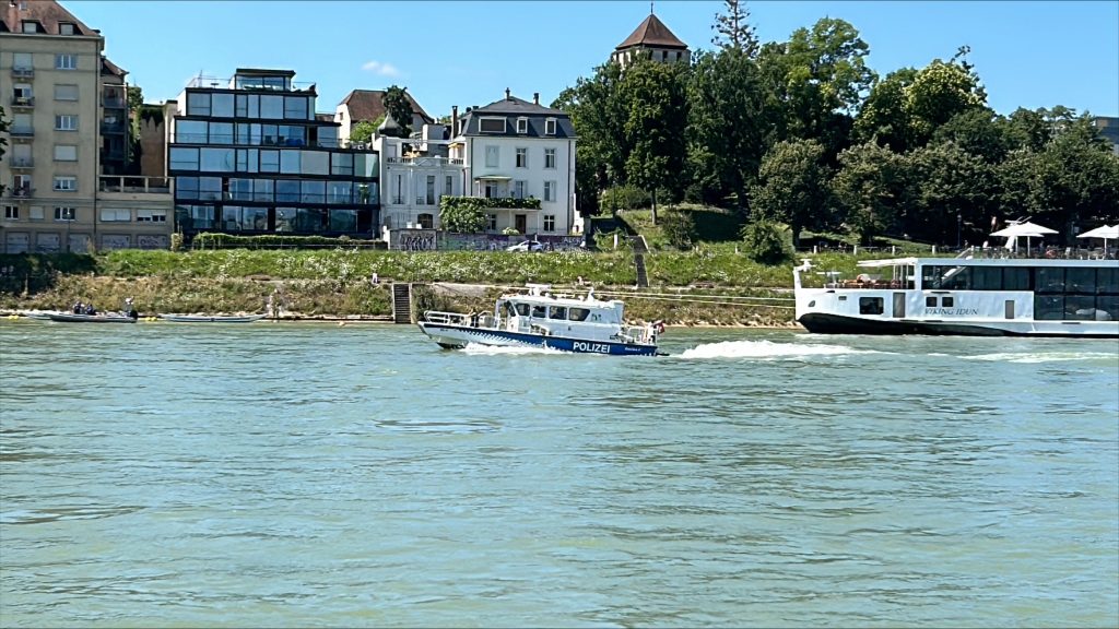 Zwei Frauen vermisst &#8211; Leiche nahe der Schweizer Grenze im Rhein angespült