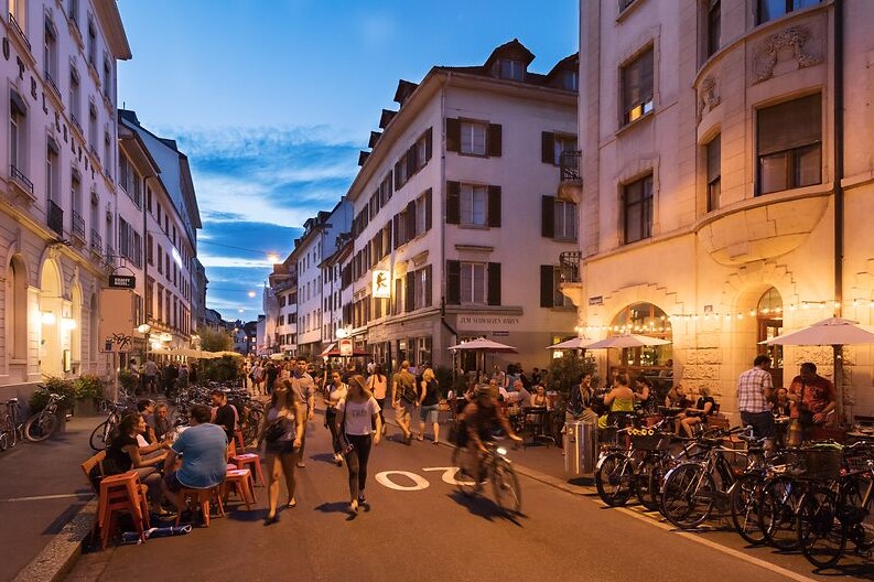 Verkehrsproblem in der Rheingasse: «Es kommt fast täglich zu heiklen Situationen»
