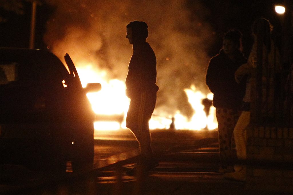 Rechtsextreme Krawalle: Neun Jahre Haft für Mann in England