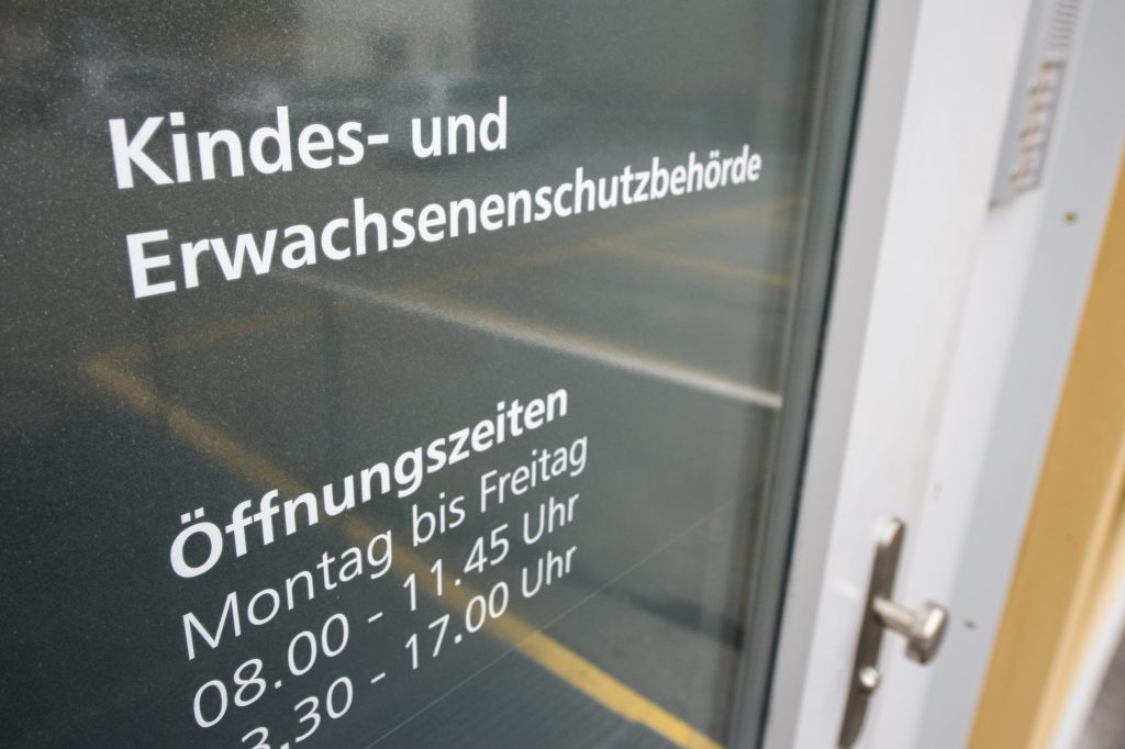 Rekordhoch: Höchste Zunahme an KESB-Fällen im 2023