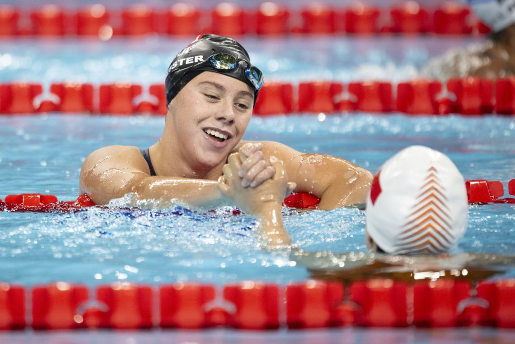 Nora Meister schwimmt zu Silber