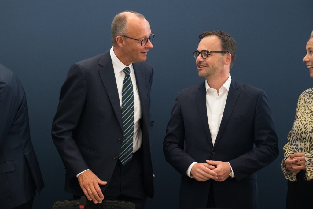 Friedrich Merz ist nun offiziell Kanzlerkandidat in Deutschland