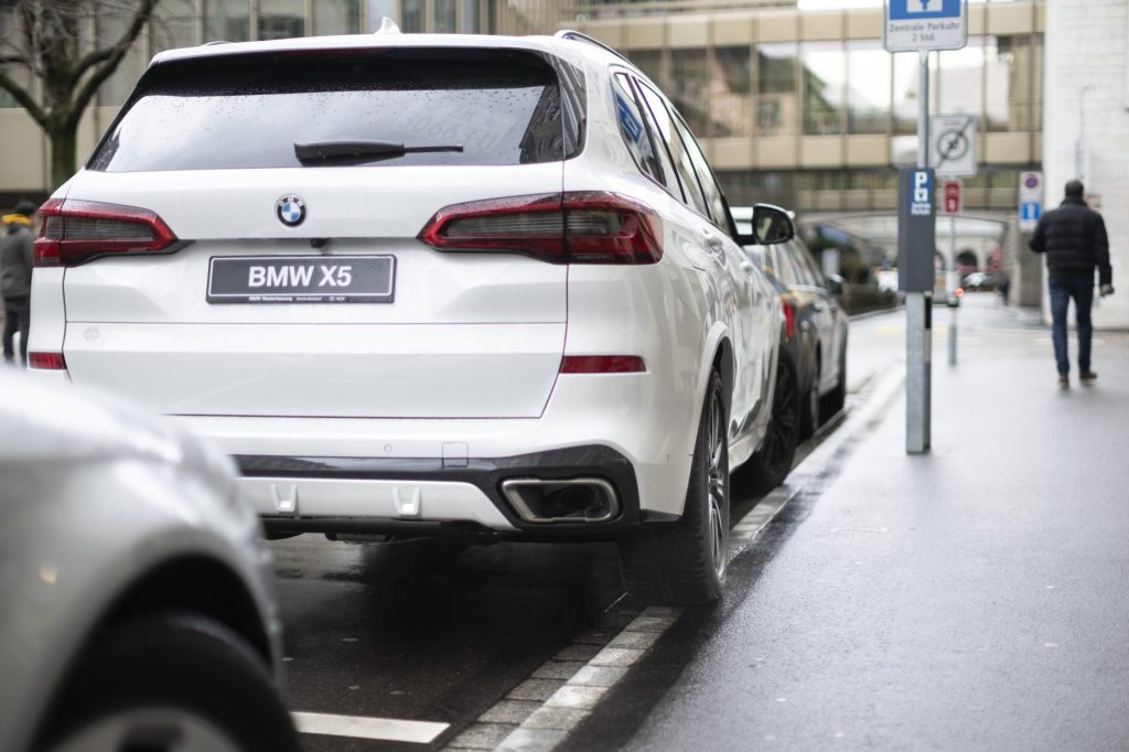 Grosser Rat winkt SUV-Steuer durch: Für den ACS ist sie «nicht umsetzbar»