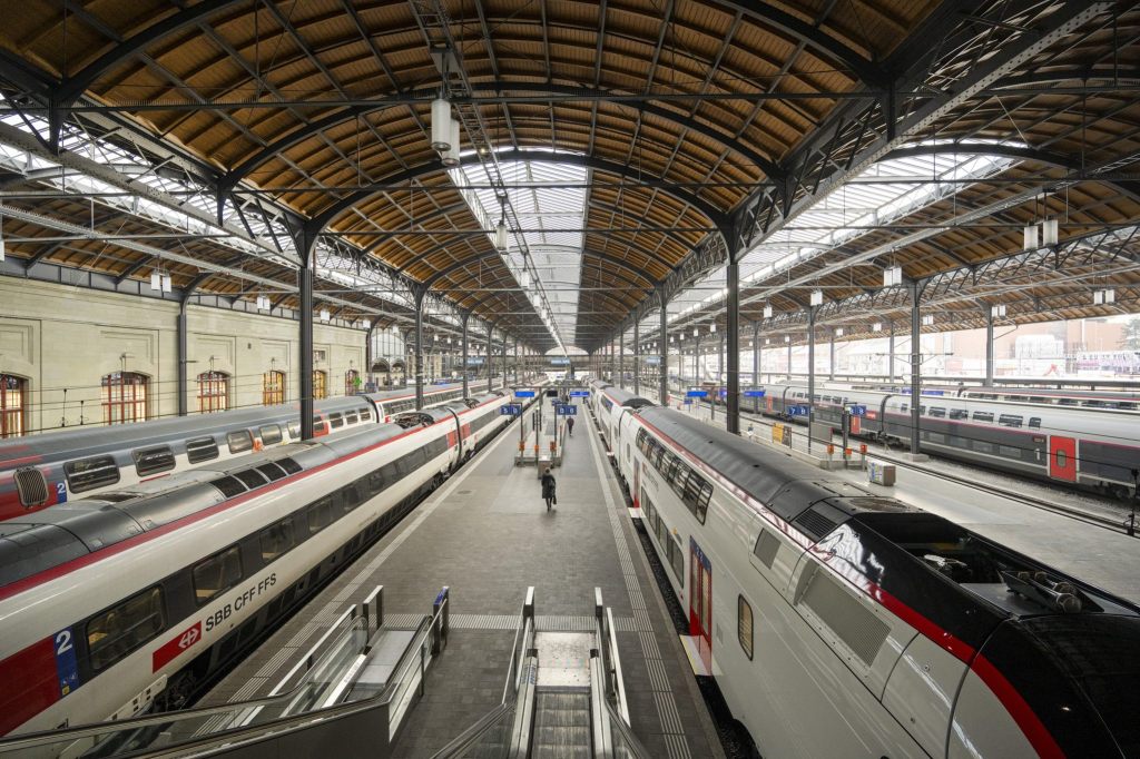 Mitten im Berufsverkehr: Zugstrecke zwischen Basel und Zürich unterbrochen