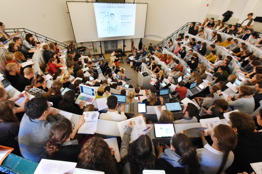 Bund erwartet bis 2033 deutlich mehr Studierende